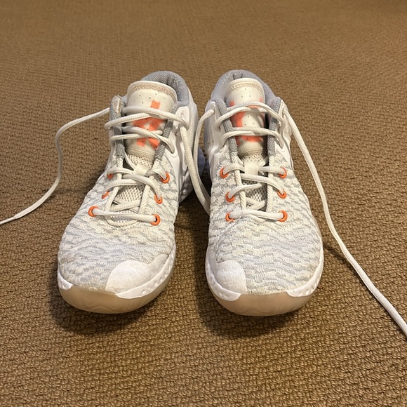 KD Trey 5 VIII EP ‘White Total Orange’ Men’s 7.5 - Picture 2 of 6